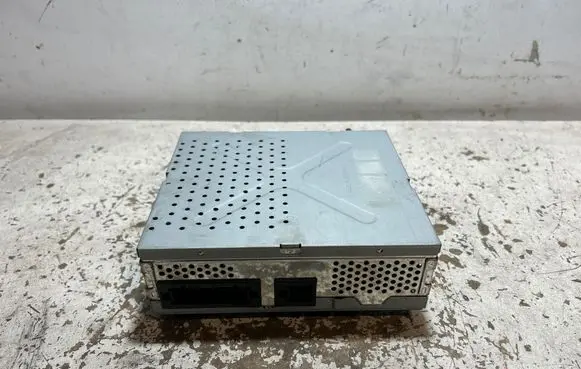 Mercedes-Benz E W211 Sound amplifier A2118703989 31B1061547665 61547665