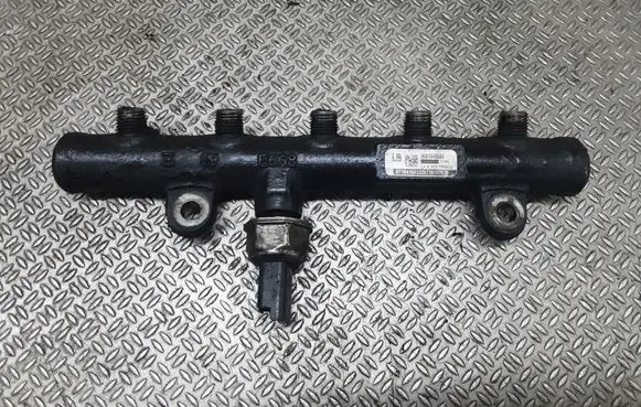 Citroen C5 Fuel main line pipe 9681649580