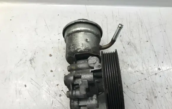 Toyota Corolla Verso AR10 Power steering pump 4431005120