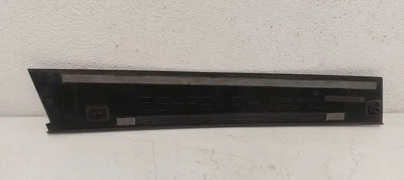 Nissan Leaf II (ZE1) Door glass trim 802D25SK1A