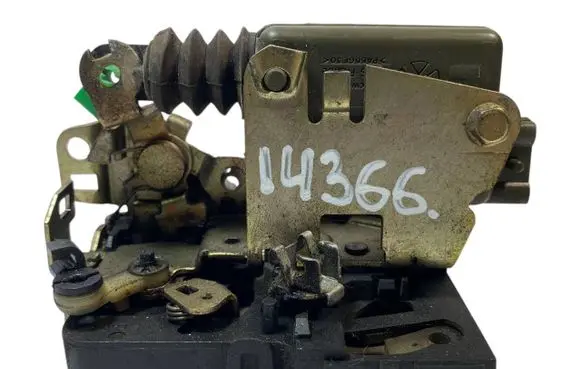 Renault Master II Front door lock 