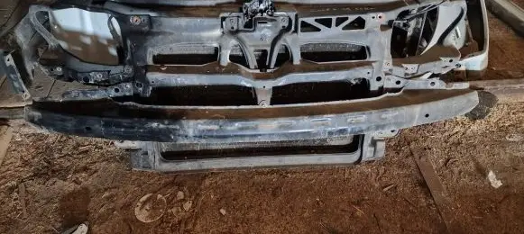 Volkswagen Golf IV Bottom radiator support slam panel 