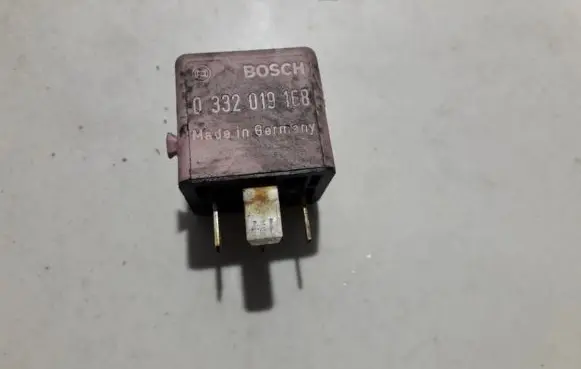 BMW 5 E39 Other relay 0332019168 8365326
