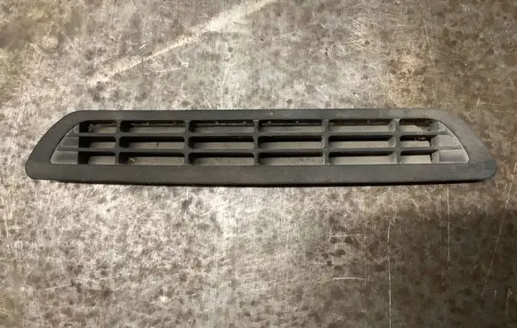 BMW 3 E30 Parcel shelf grill E305146 1929555