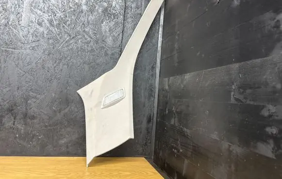 Mercedes-Benz C W204 (C) pillar trim A2046908525
