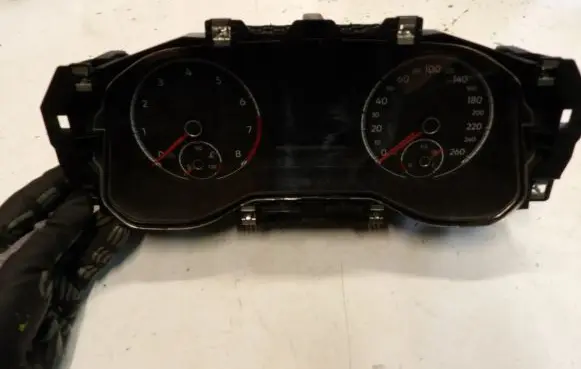 Volkswagen Polo VI Speedometer (instrument cluster) 2GO920740F