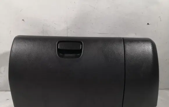 Subaru Impreza II Glove box