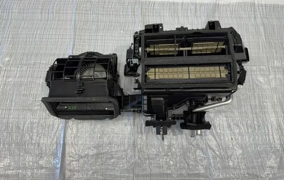 Fiat 500E Interior heater climate box assembly 57009094AA