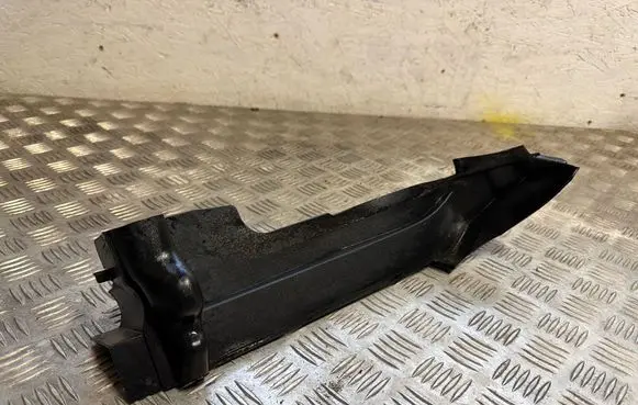 Audi Q7 4M Fender end trim 4M0821169c