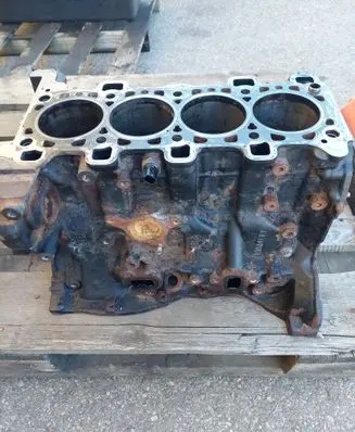 Renault Trafic III (X82) Engine block 110115733R