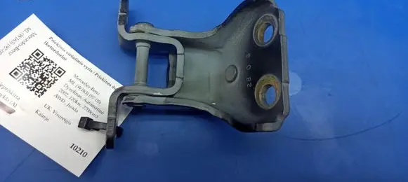 Mercedes-Benz ML W163 Front door upper hinge 280B