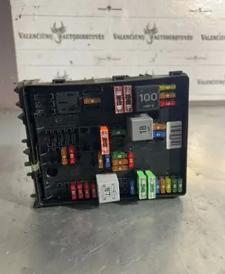 Audi A3 S3 A3 Sportback 8P Fuse module 1K0937124P 014189861