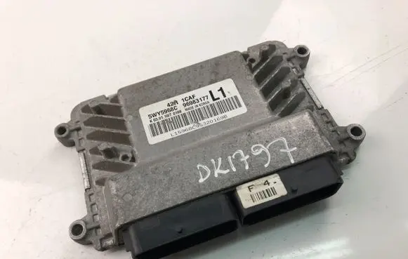 Chevrolet Aveo Engine control unit/module 96983177