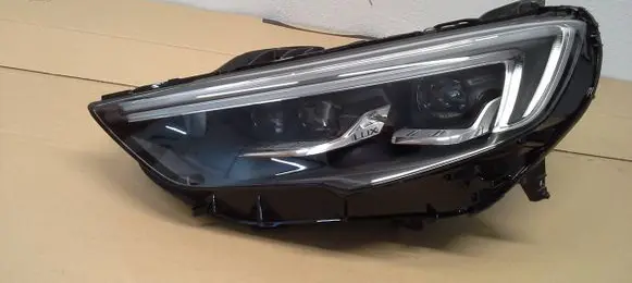 Opel Insignia B Headlight/headlamp 39122974
