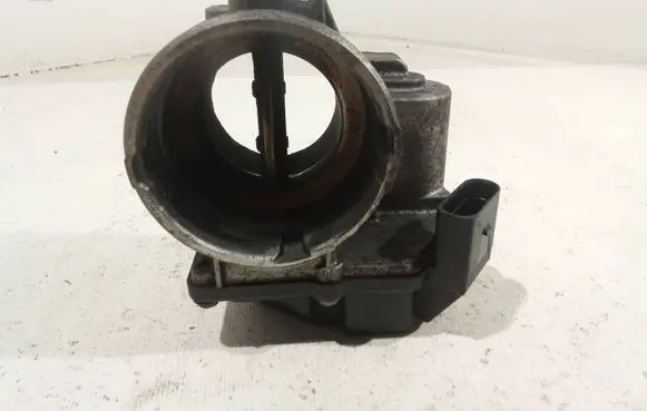 Volkswagen Golf V Throttle valve 03G128063G