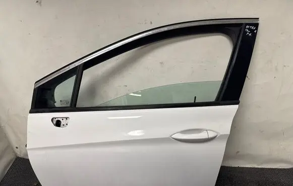 Opel Astra K Front door Y40R