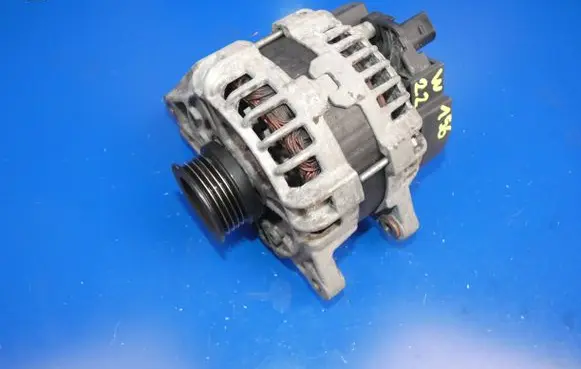 Mercedes-Benz GLA W156 X156 Generator/alternator A0009063322 0125711028
