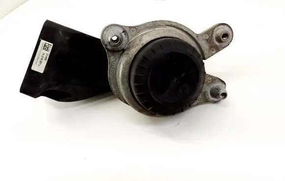 Mercedes-Benz C W205 Engine mount bracket A2132402500 A6542230100