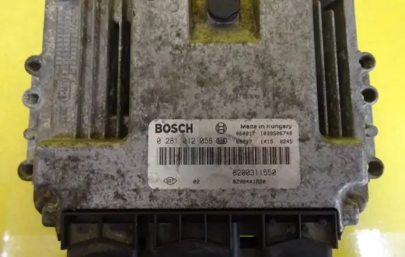 Renault Laguna II Engine control unit/module 0281012058 8200311550
