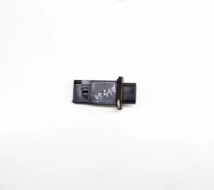Nissan Juke I F15 Mass air flow meter 226807S00B