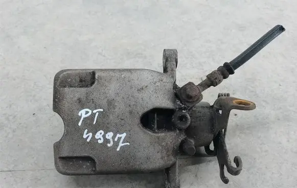 Opel Insignia A Rear brake caliper 