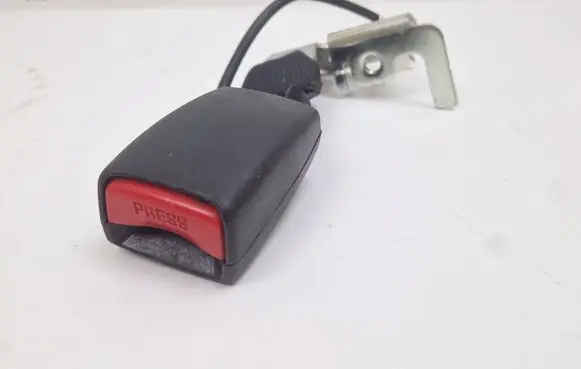 Nissan Qashqai Rear seatbelt buckle 330849