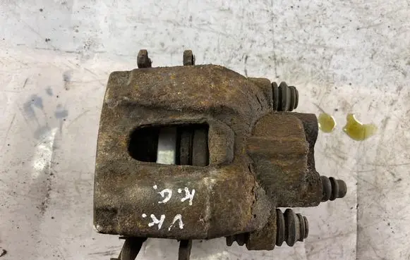 Jeep Grand Cherokee (WK) Rear brake caliper