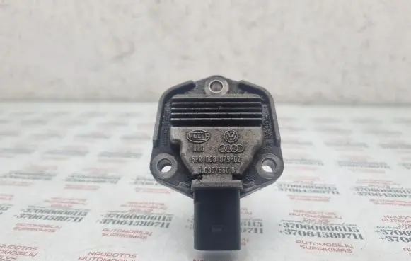 Audi A6 S6 C5 4B Oil level sensor 6PR008079 1J0907660B