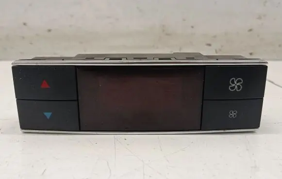 Mercedes-Benz E W212 Climate control unit 2048303290