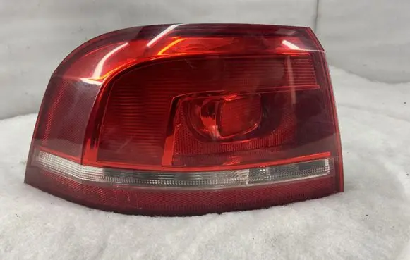 Volkswagen PASSAT B7 Rear/tail lights 3AF945095C 605001LI 605121