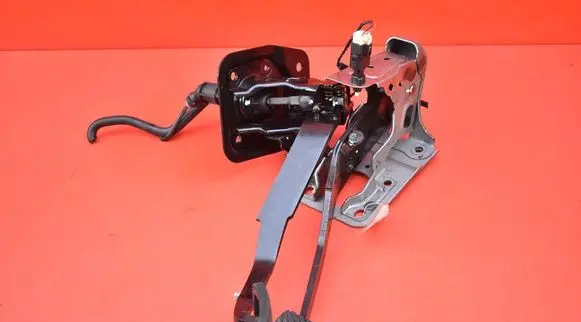 Mitsubishi Lancer VIII Accelerator throttle pedal