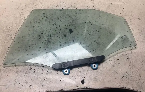 Honda Civic Rear door window glass 43R00048 DOT2AAS2M68