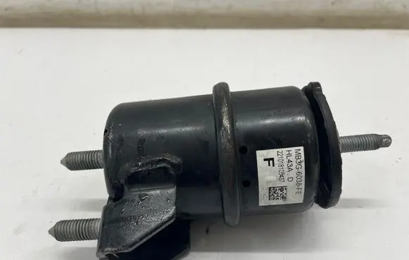 Engine mount bracket