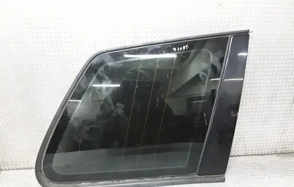 Volkswagen Touareg I Rear side window