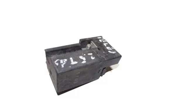 BMW 5 E39 Glow plug pre-heat relay 2246473