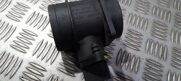 Volkswagen Touran I Mass air flow meter 0281002531 038906461b