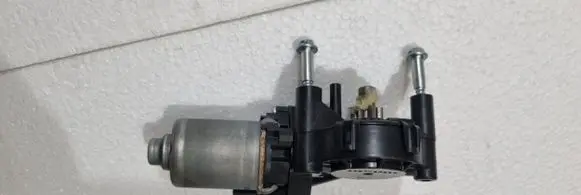 Toyota RAV 4 (XA40) Seat adjustment motor 