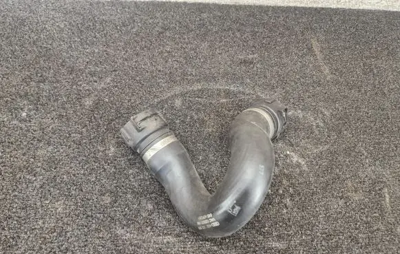Audi A7 S7 4G Engine coolant pipe/hose 4G0122101