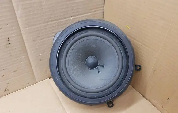 Audi A3 S3 A3 Sportback 8P Front door speaker 8E0035411B 290326001