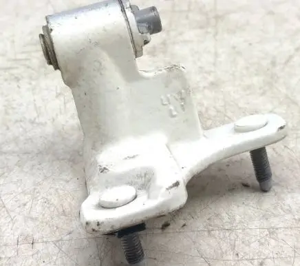Mercedes-Benz CLS C218 X218 Front door lower hinge 