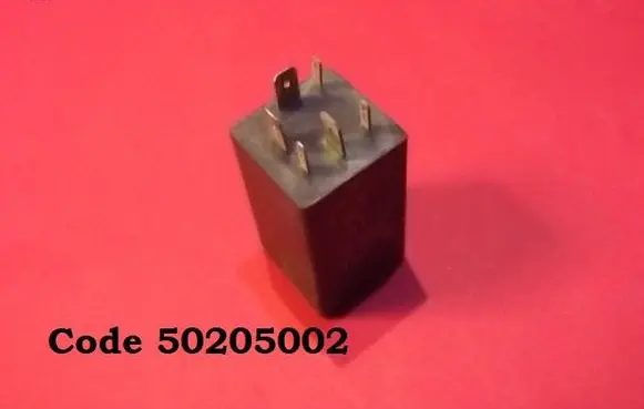 Opel Vectra A Fuel pump relay 50205002