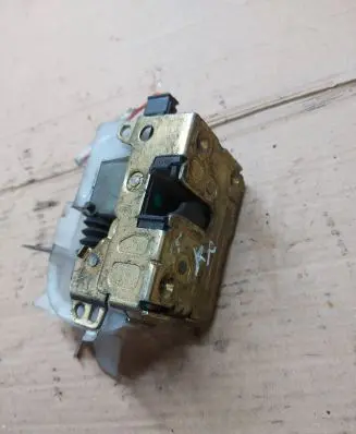 Renault Espace III Front door lock