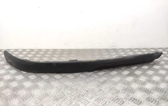 Front bumper lip