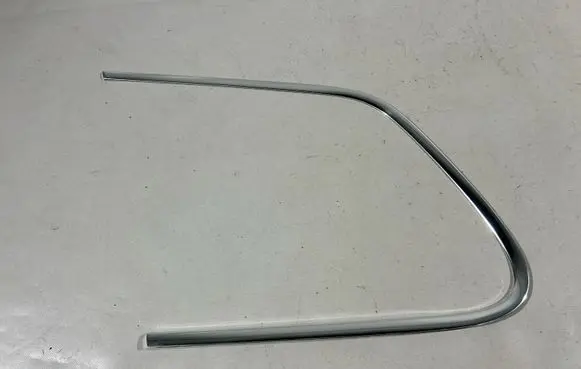 Volkswagen Touareg II Rear side glass trim 7P6853995