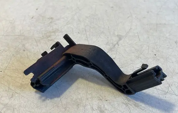 Mercedes-Benz Vito Viano W447 Front door exterior handle/bracket A4477230014