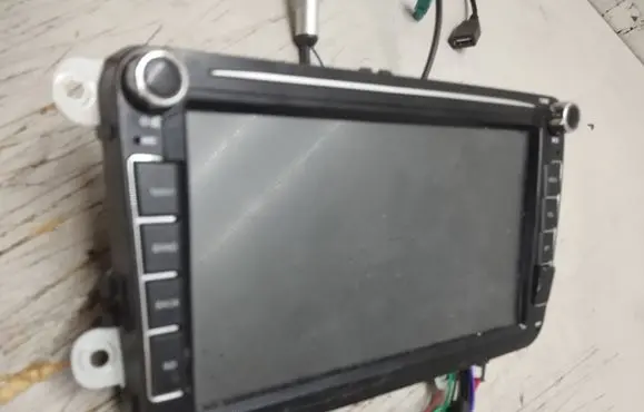 Volkswagen Touran I Radio/CD/DVD/GPS head unit 