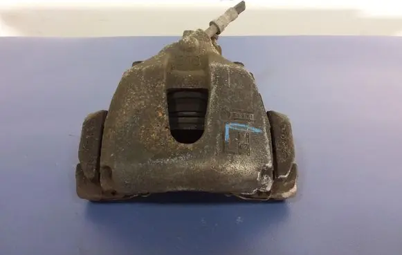 Volvo V40 Front brake caliper