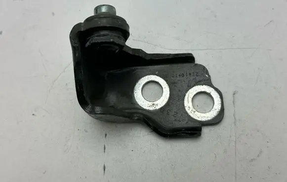 Ford Mustang VI Front door lower hinge 