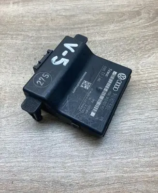 Volkswagen Golf Plus Gateway control module 1K0907530E 1K0907951