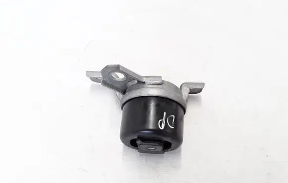 Volvo XC70 Engine mount bracket 30636633